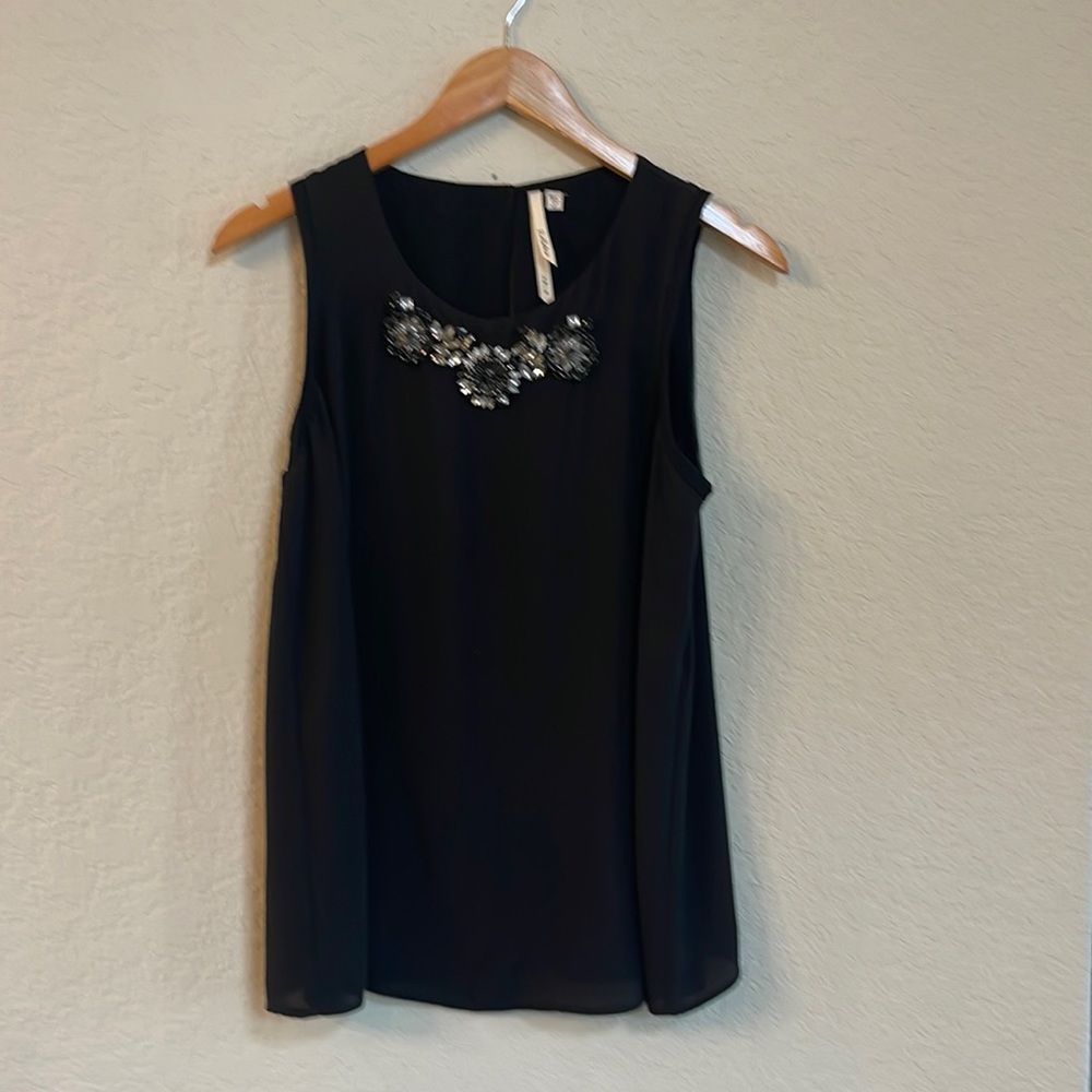 Bellatrix Elegant Black Jeweled Collar Sleeveless Blouse